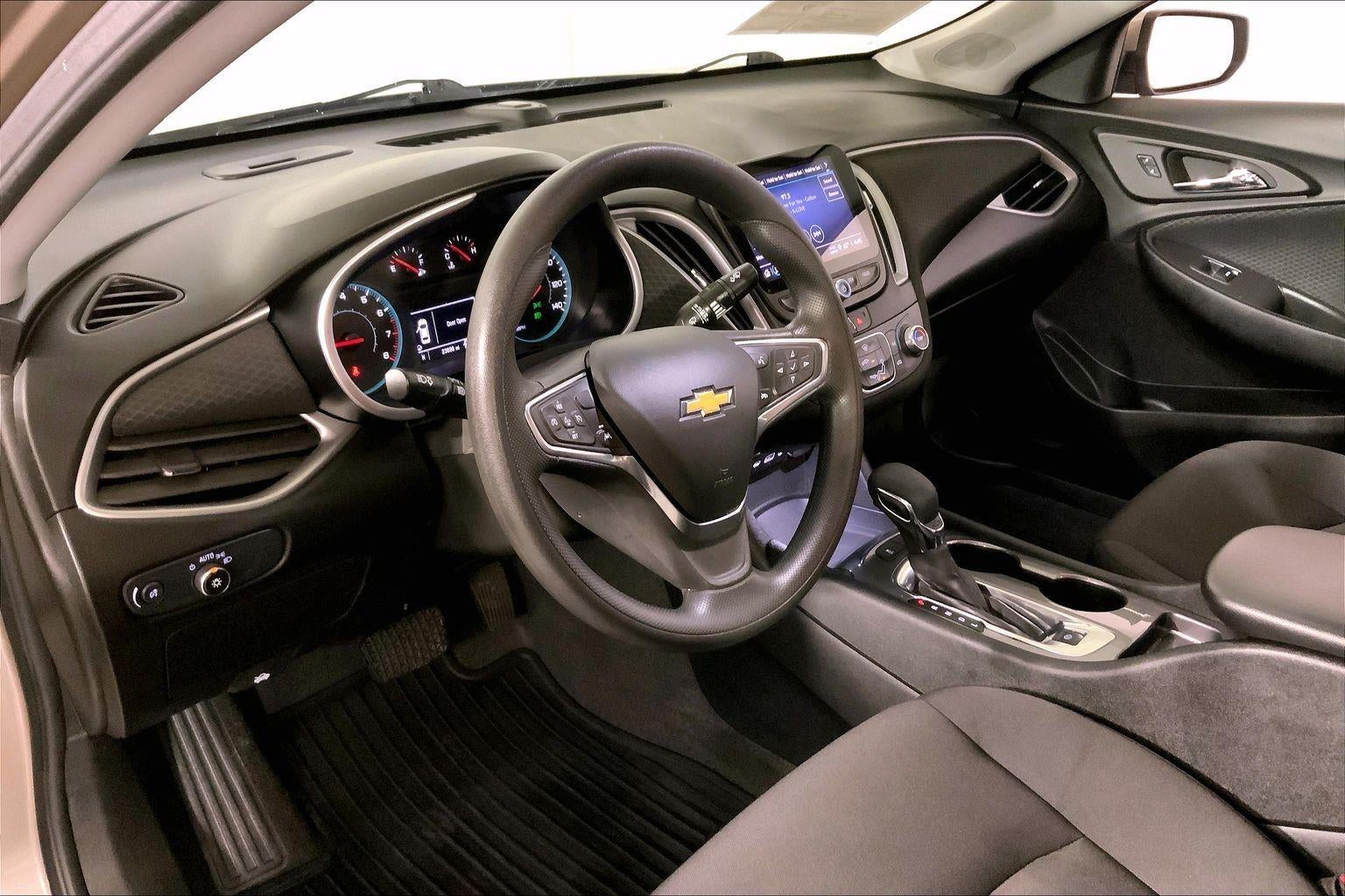 2025 Chevrolet Malibu LS