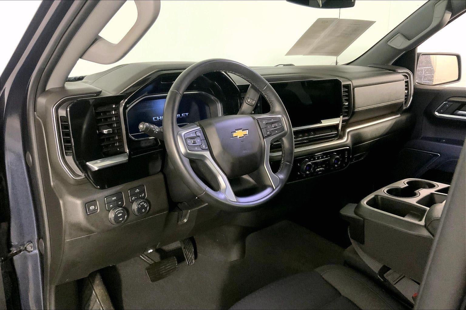 2023 Chevrolet Silverado 1500 LT (2FL)