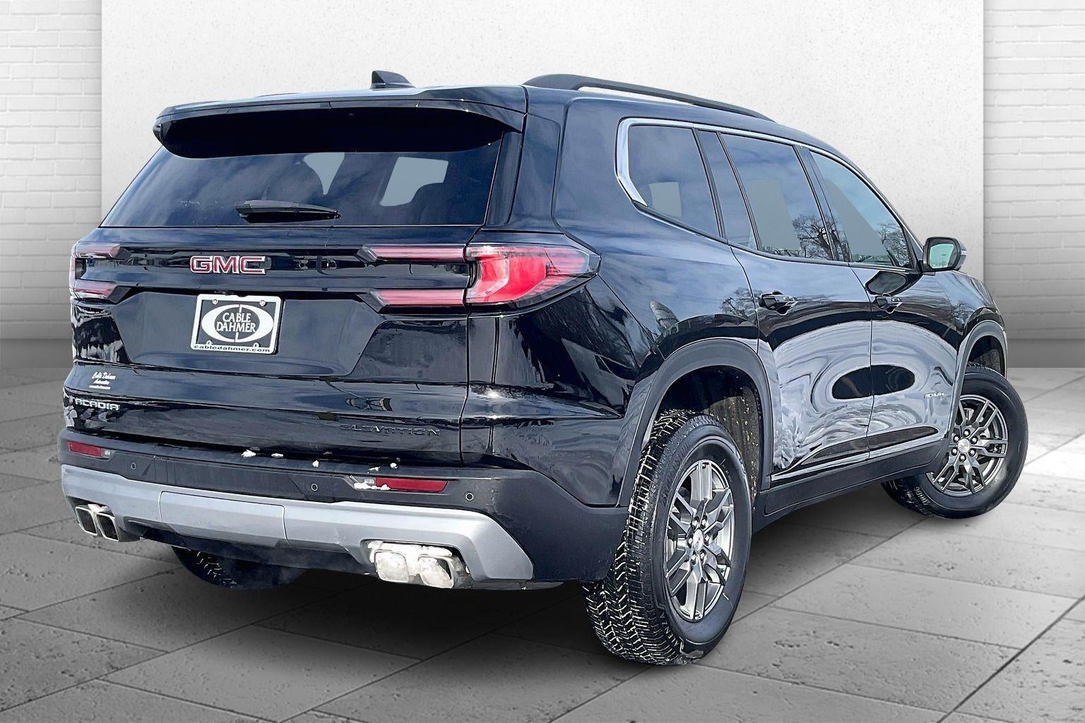 2025 GMC Acadia Elevation