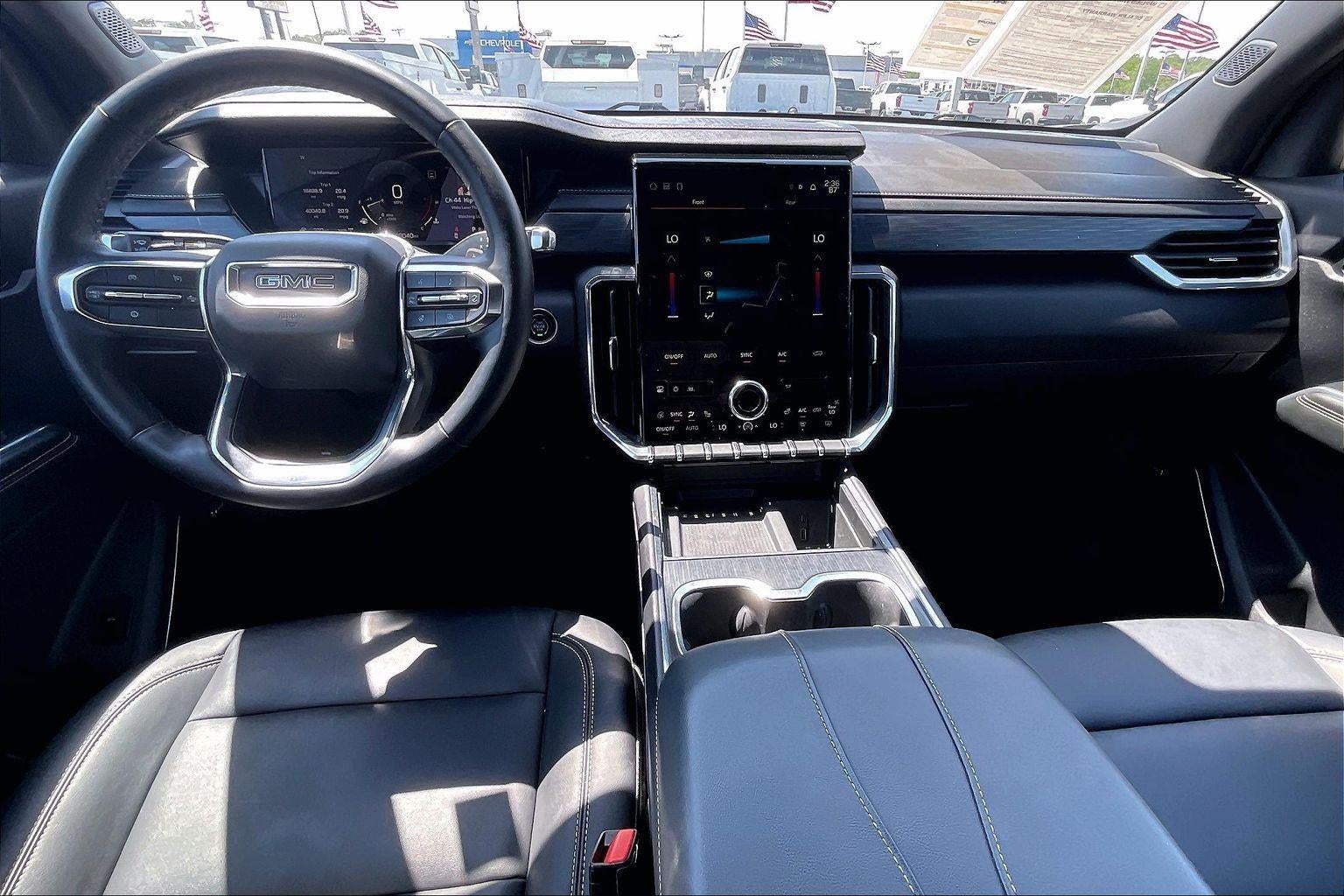 2024 GMC Acadia Elevation