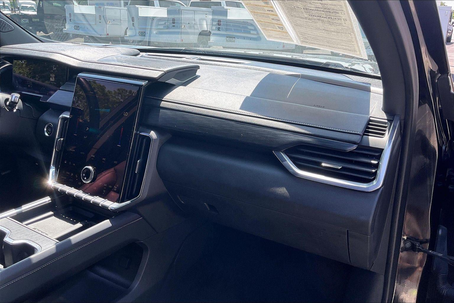 2024 GMC Acadia Elevation
