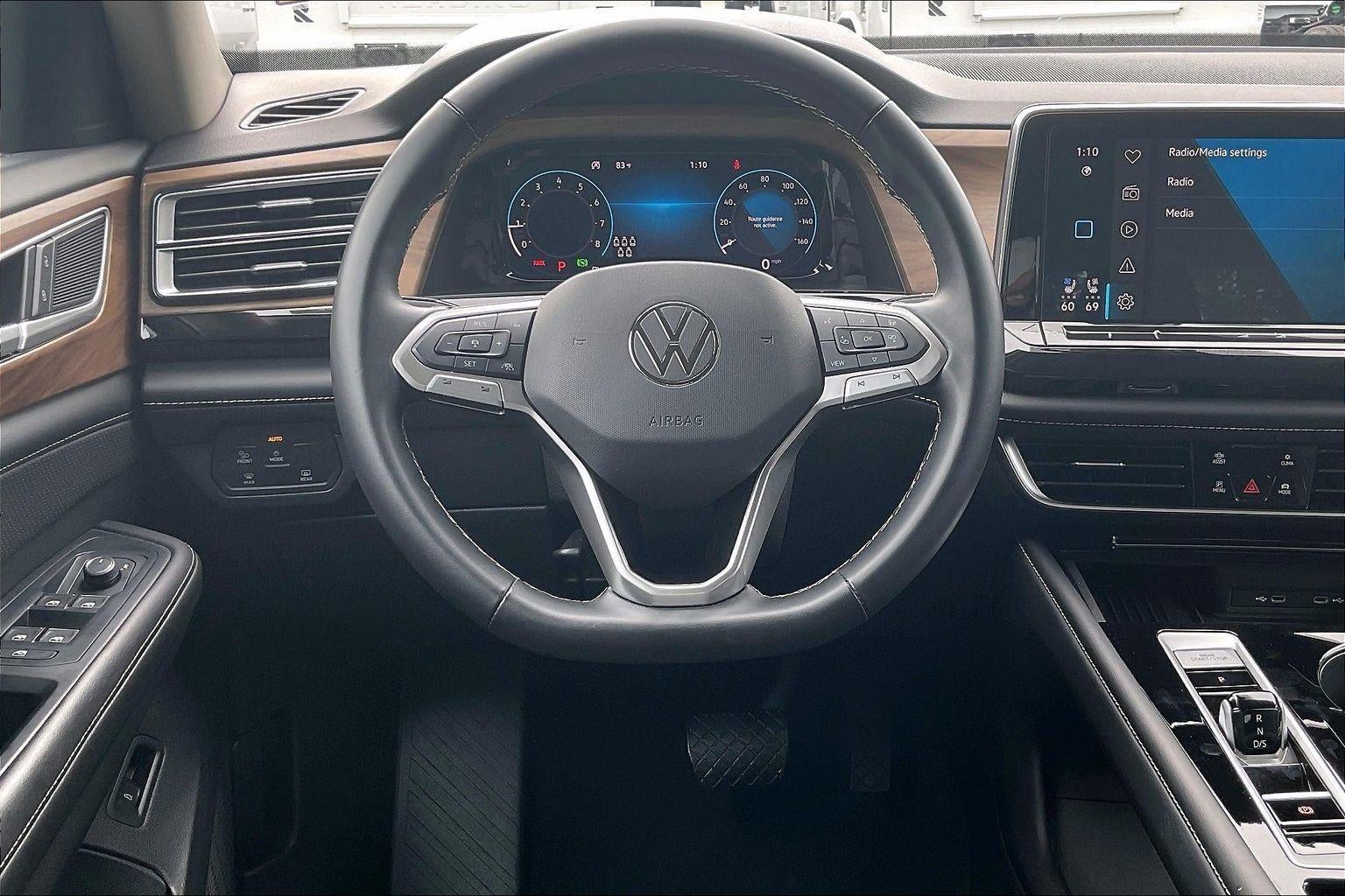 2025 Volkswagen Atlas 2.0T SE w/Technology