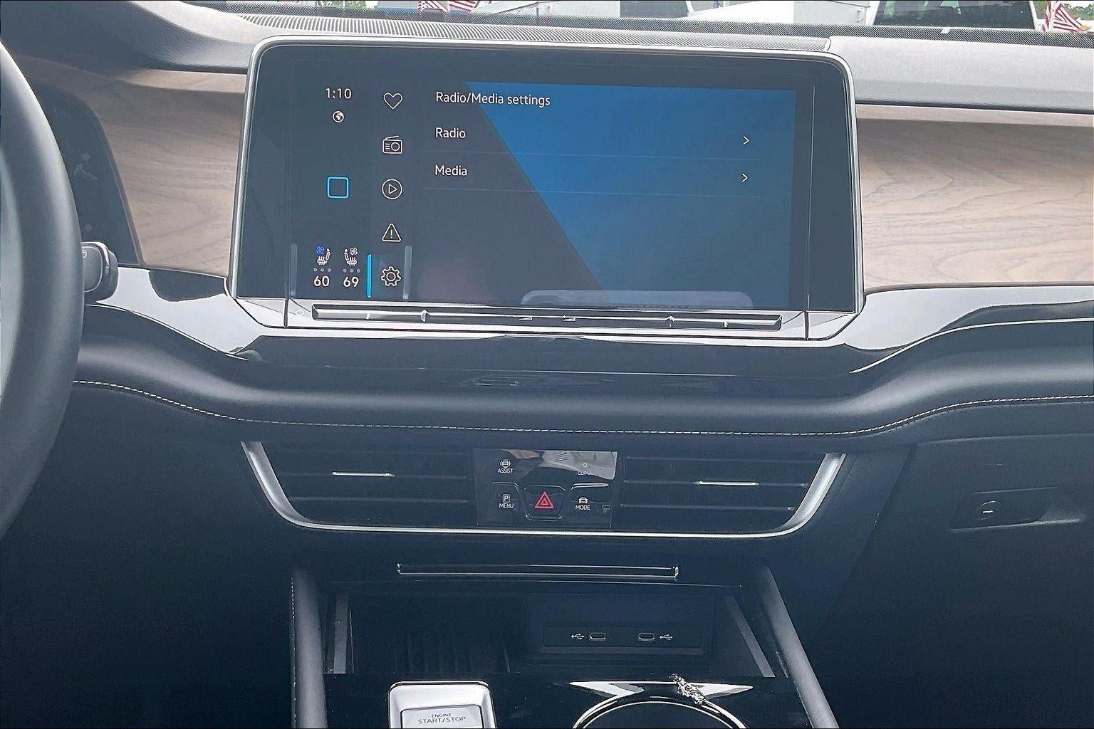 2025 Volkswagen Atlas 2.0T SE w/Technology