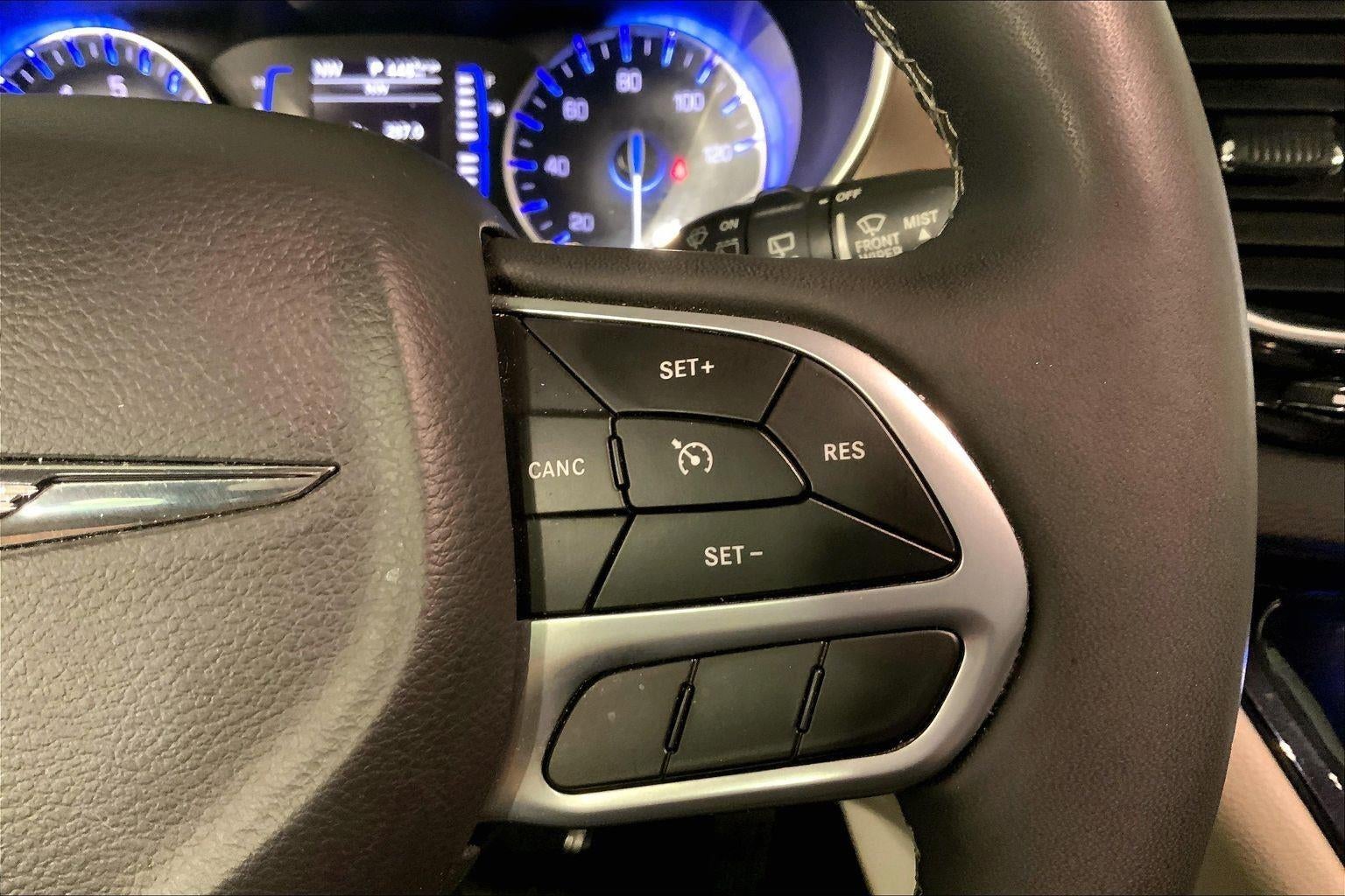 2023 Chrysler Voyager LX