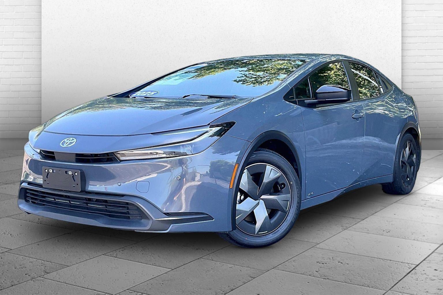 2025 Toyota Prius LE