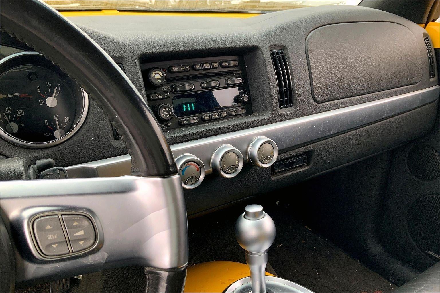 2004 Chevrolet SSR LS