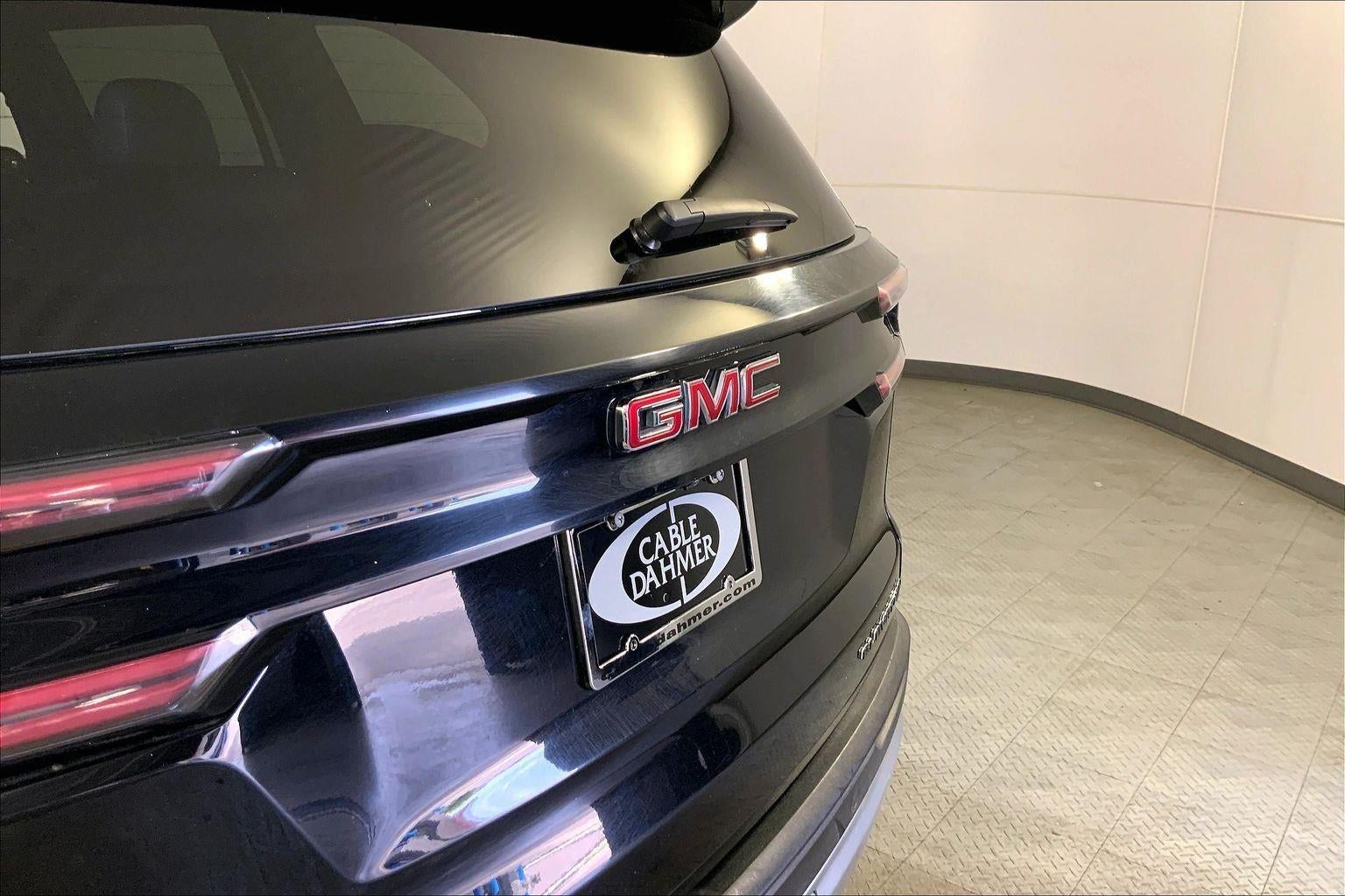 2024 GMC Acadia Elevation