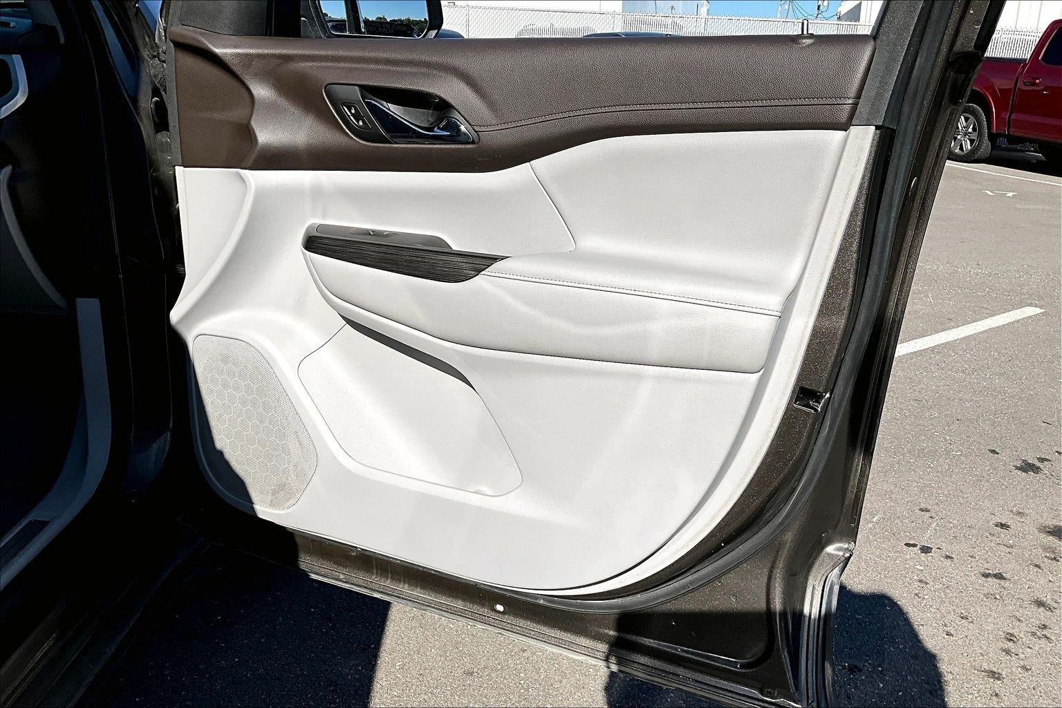 2020 GMC Acadia SLT