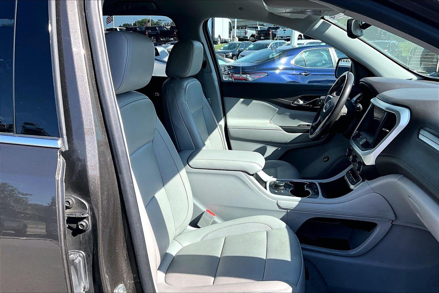 2020 GMC Acadia SLT