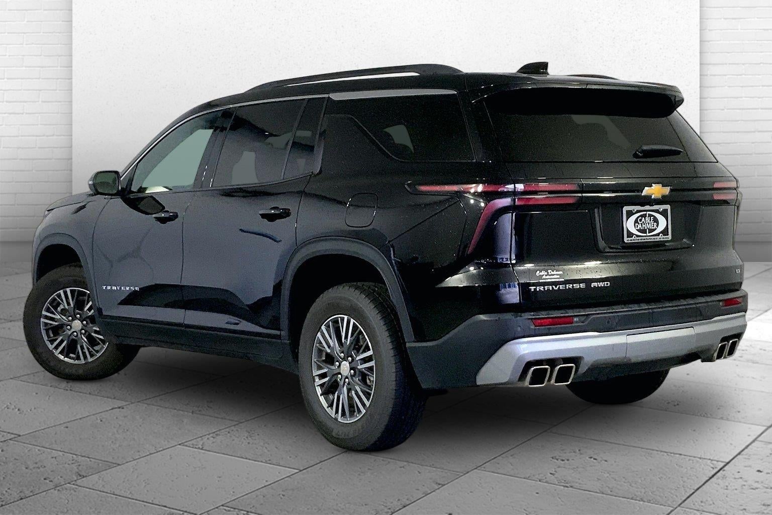 2024 Chevrolet Traverse LT