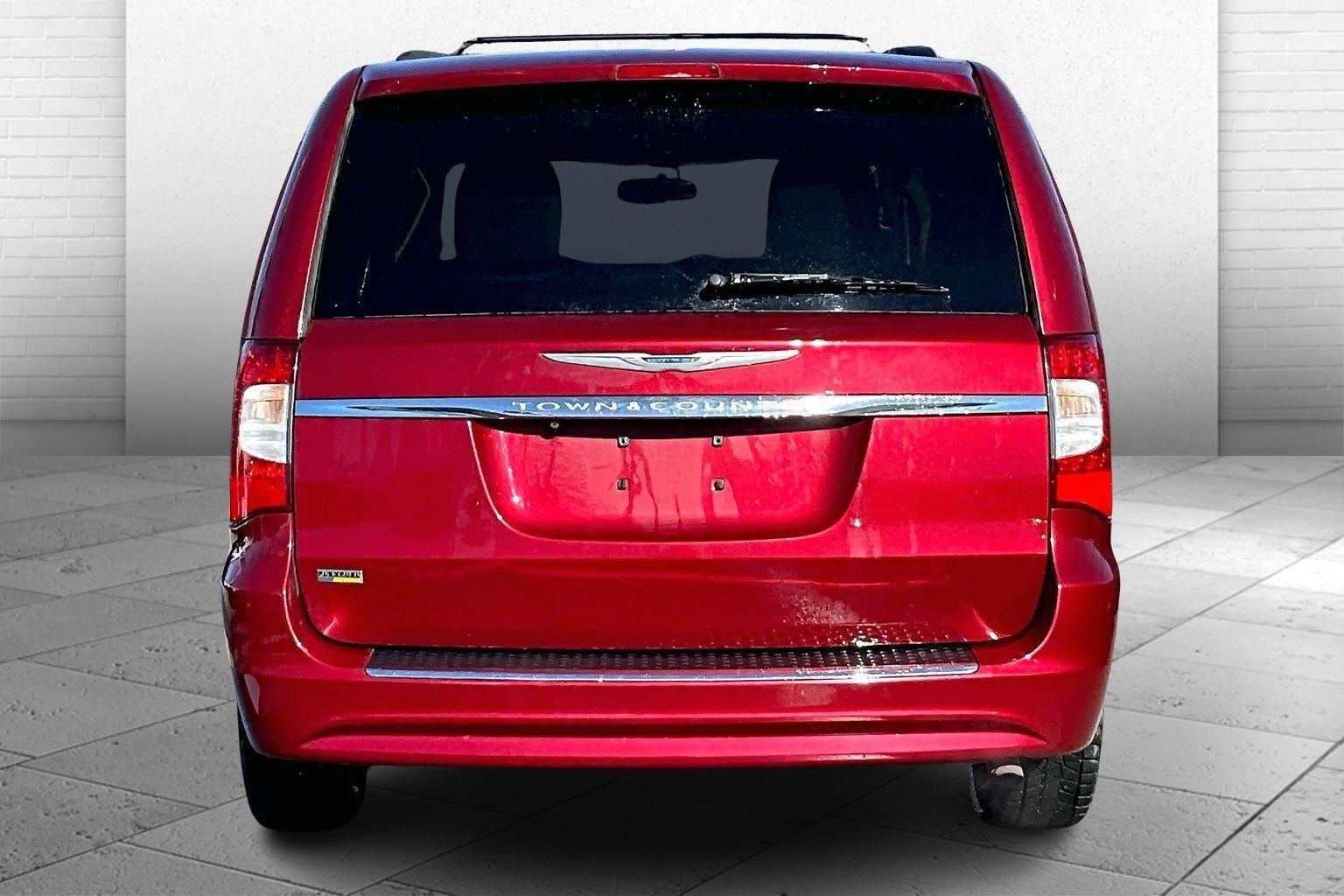 2016 Chrysler Town & Country Touring