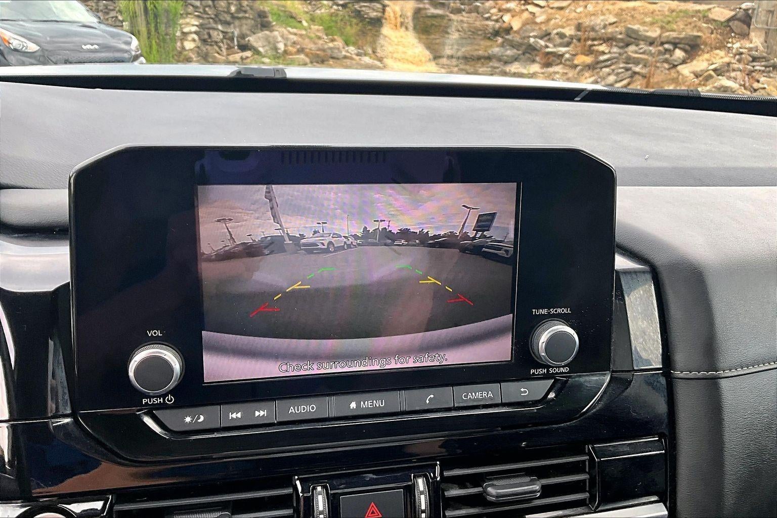 2023 Nissan Pathfinder SV