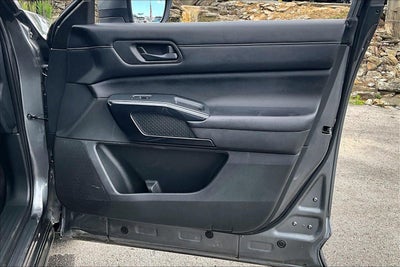 2023 Nissan Pathfinder SV