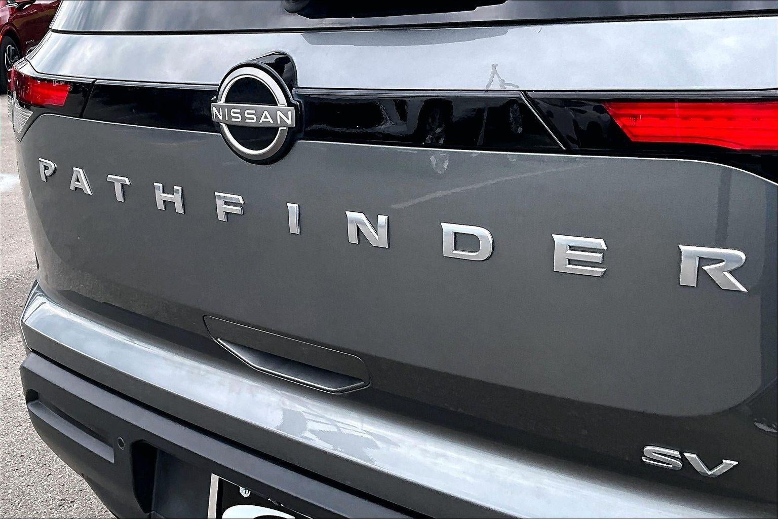 2023 Nissan Pathfinder SV
