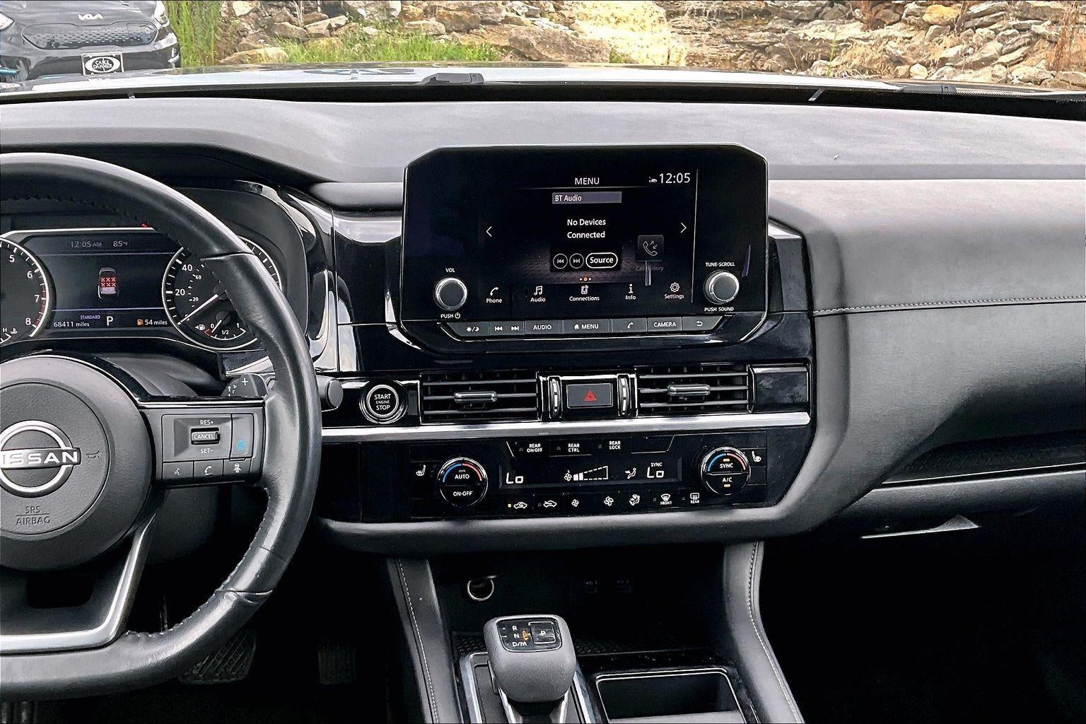 2023 Nissan Pathfinder SV
