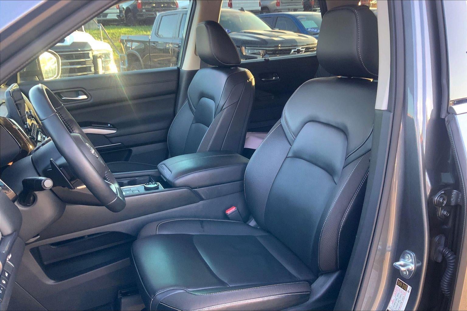 2024 Nissan Pathfinder SL