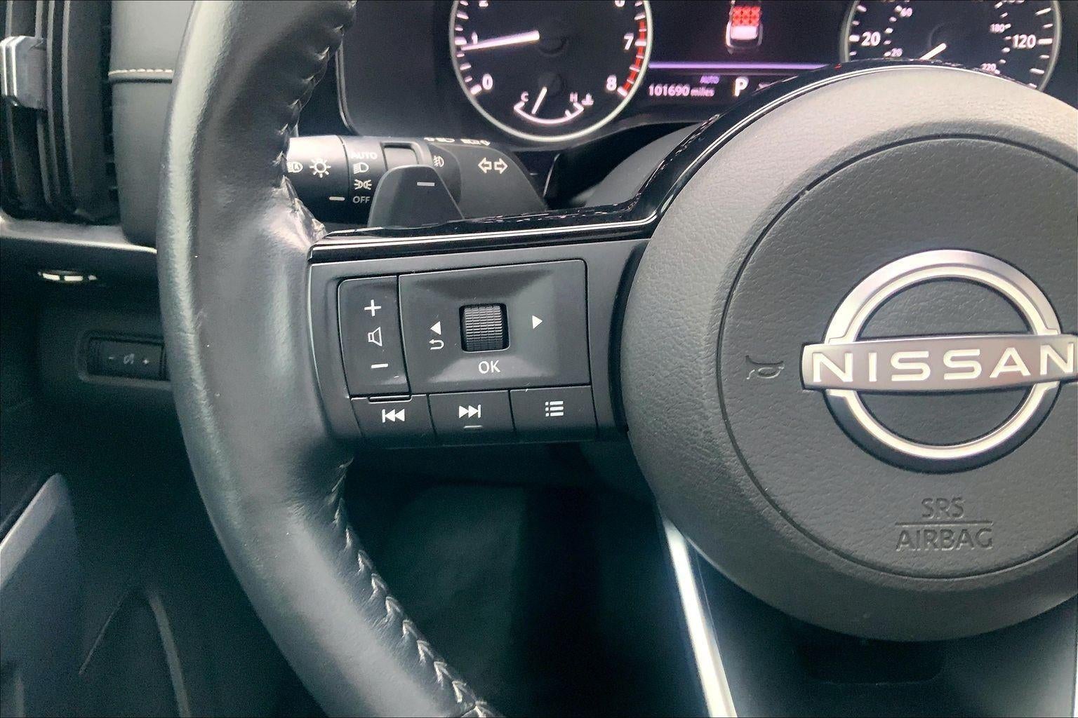 2022 Nissan Pathfinder SL