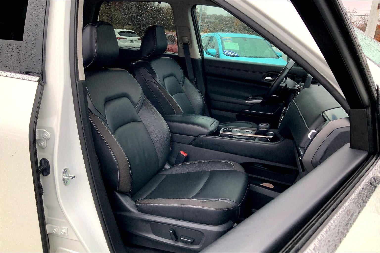 2022 Nissan Pathfinder SL