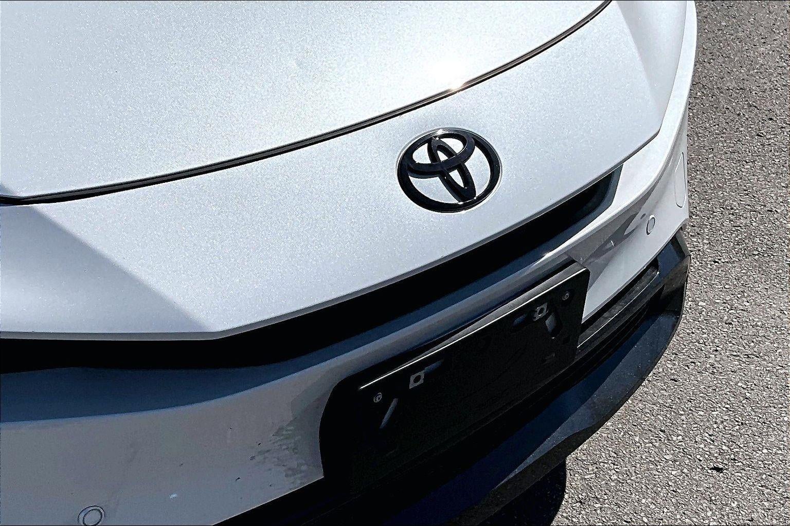 2025 Toyota Prius LE