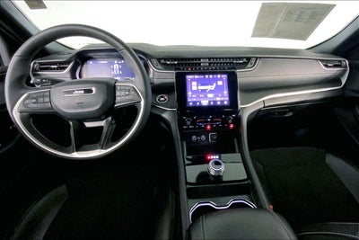 2025 Jeep Grand Cherokee Altitude 4x4