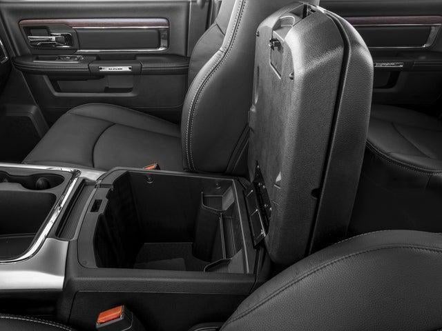 2017 RAM 1500 Laramie Crew Cab 4x4 5'7' Box