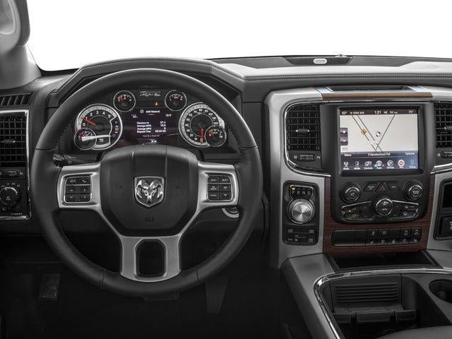 2017 RAM 1500 Laramie Crew Cab 4x4 5'7' Box
