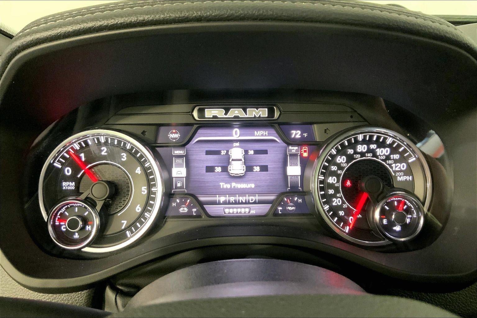 2023 RAM 1500 Laramie Crew Cab 4x4 5'7' Box