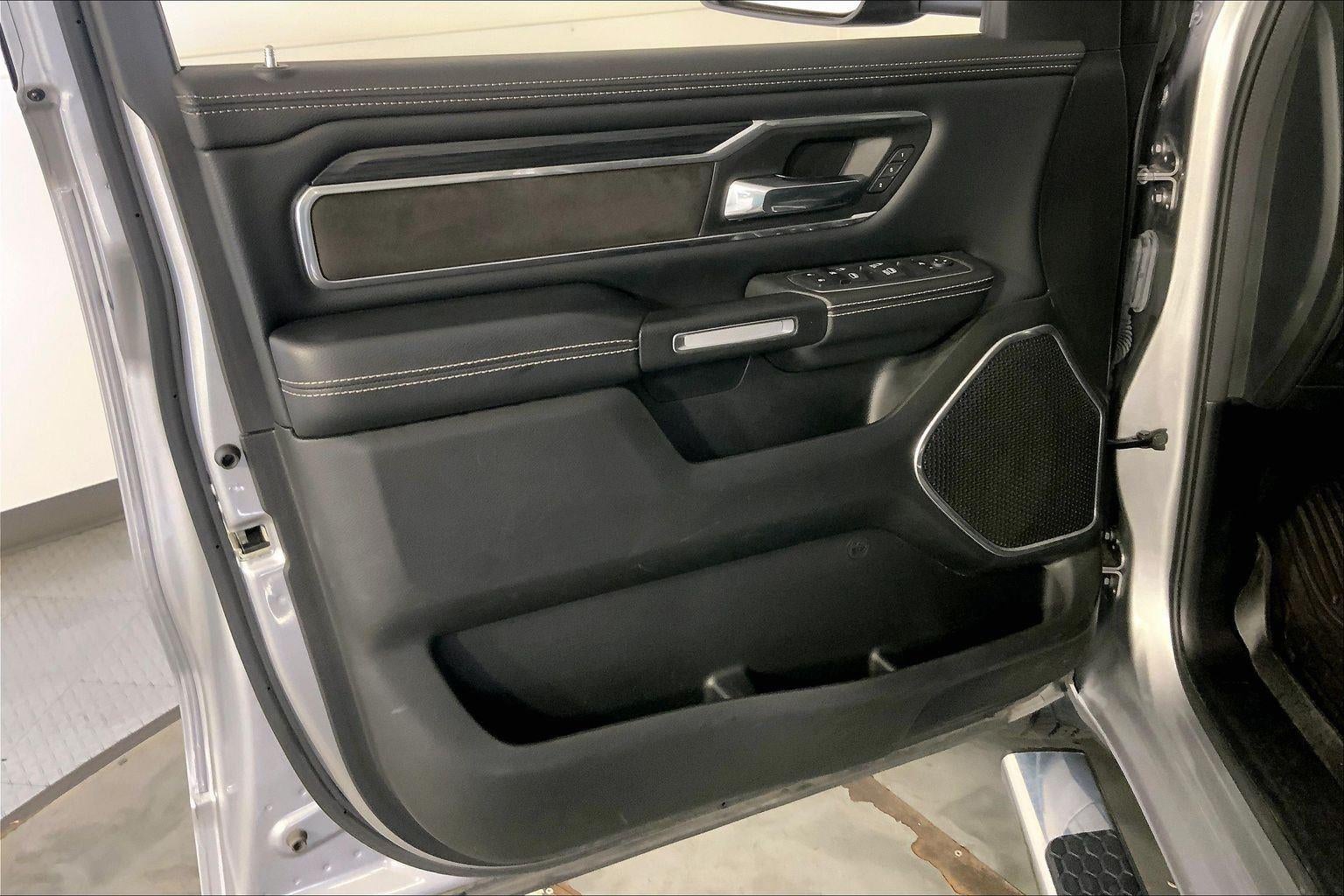 2023 RAM 1500 Laramie Crew Cab 4x4 5'7' Box