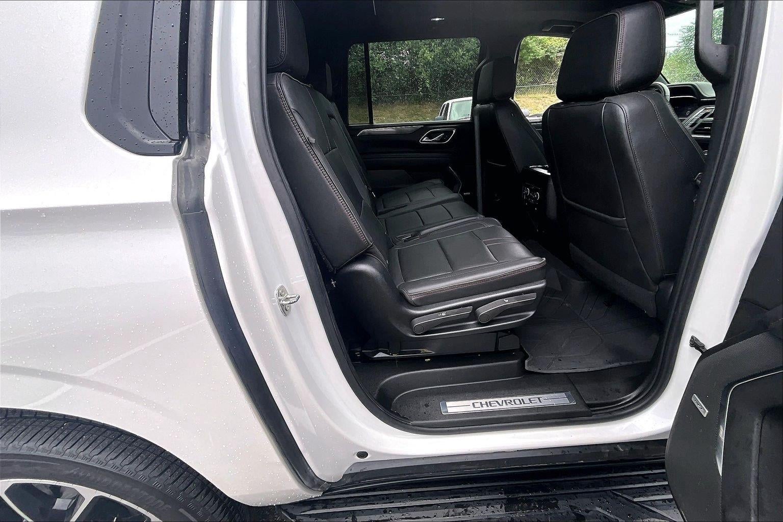 2023 Chevrolet Suburban 4WD RST