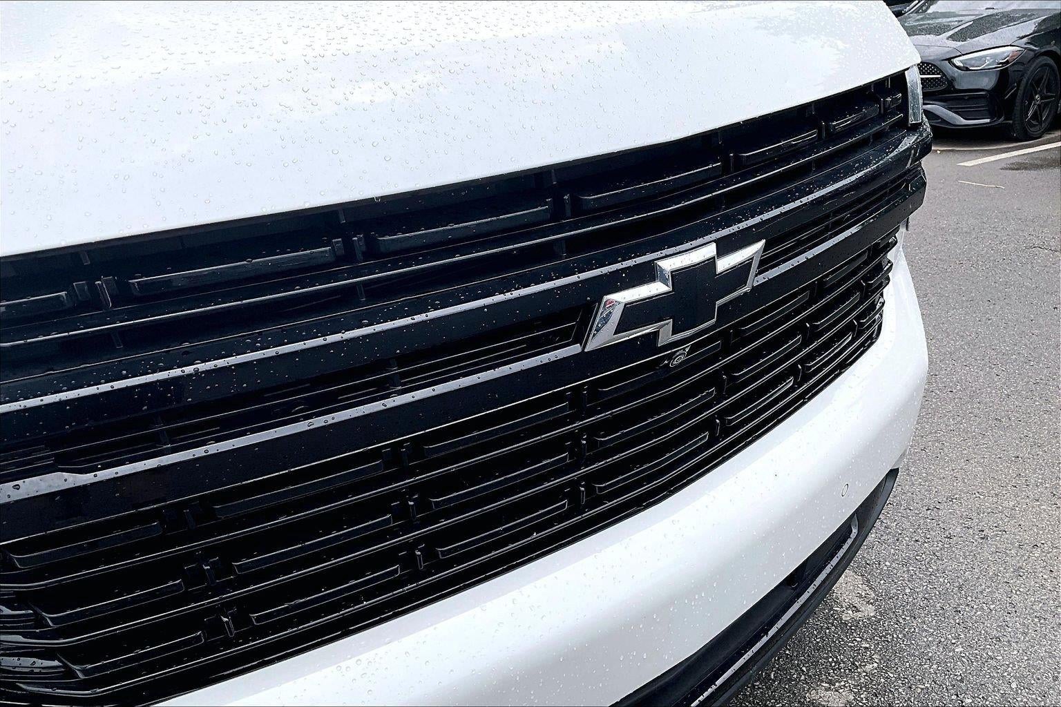 2023 Chevrolet Suburban 4WD RST