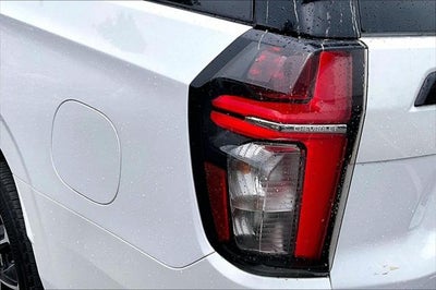 2023 Chevrolet Suburban 4WD RST