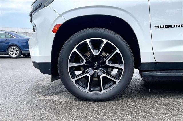 2023 Chevrolet Suburban 4WD RST