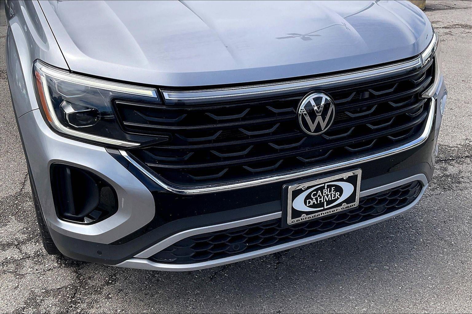 2024 Volkswagen Atlas Cross Sport 2.0T SE w/Technology