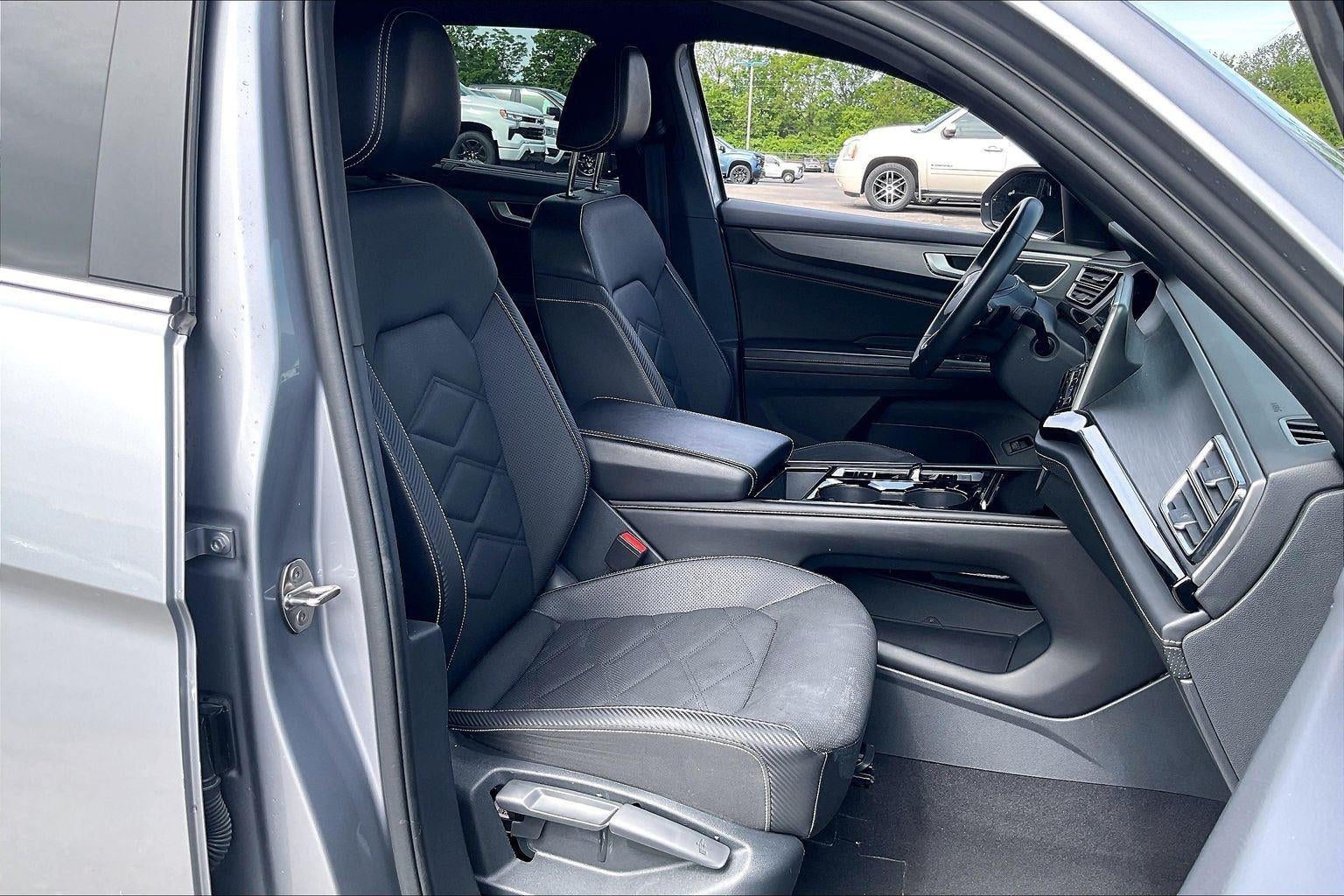 2024 Volkswagen Atlas Cross Sport 2.0T SE w/Technology