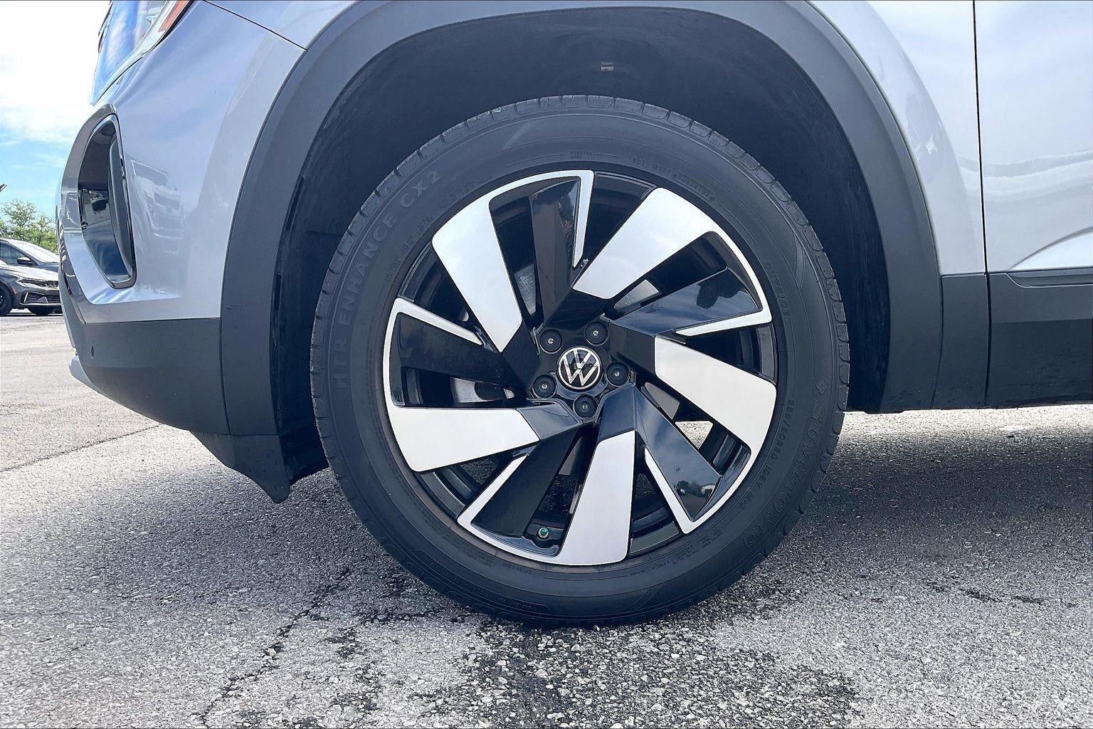 2024 Volkswagen Atlas Cross Sport 2.0T SE w/Technology