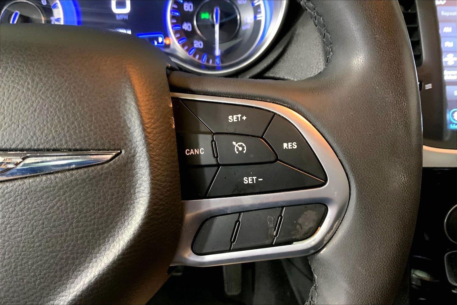 2023 Chrysler 300 Touring