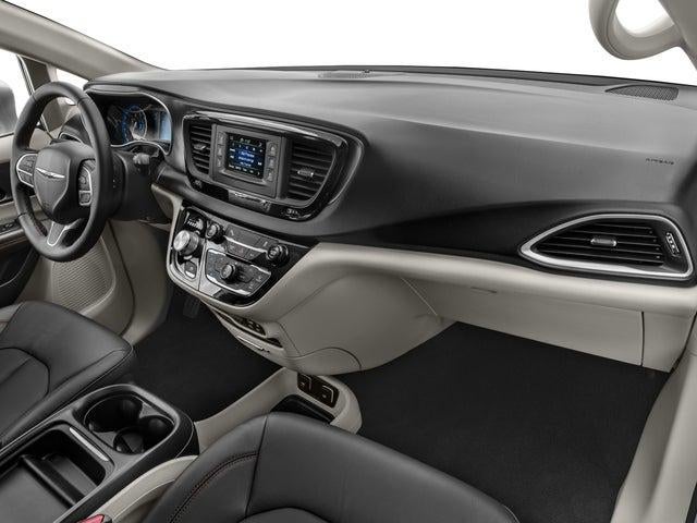 2017 Chrysler Pacifica Touring Plus