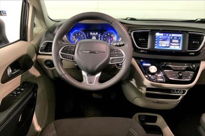 2024 Chrysler Voyager LX