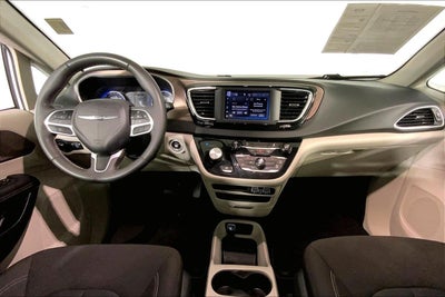 2024 Chrysler Voyager LX