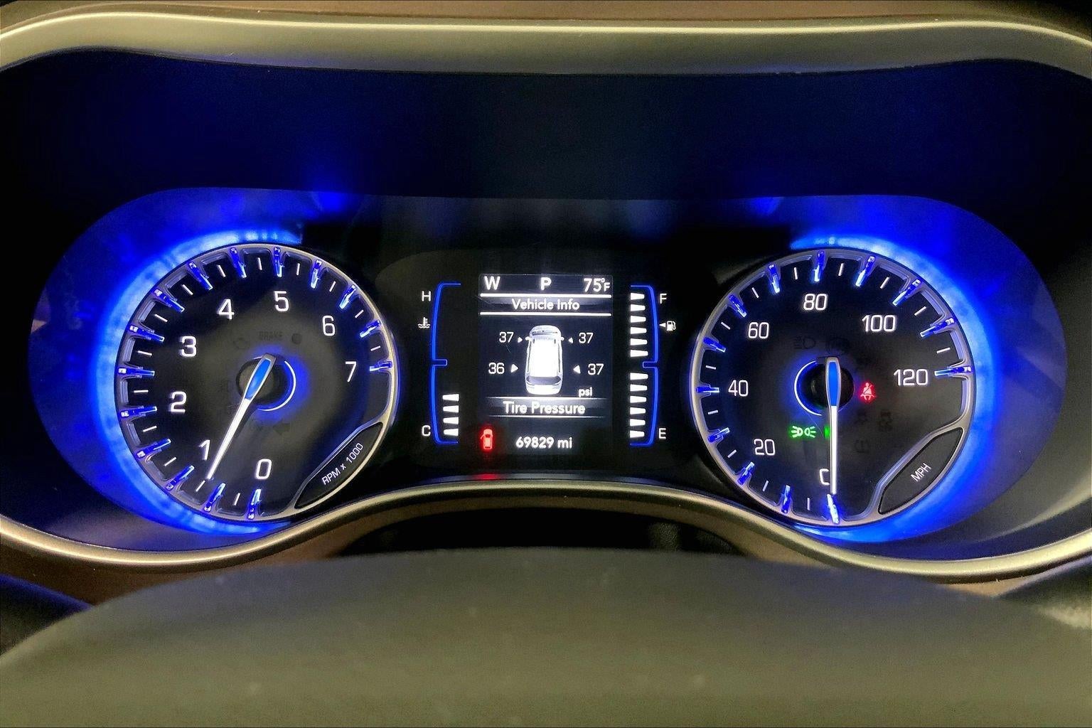 2024 Chrysler Voyager LX