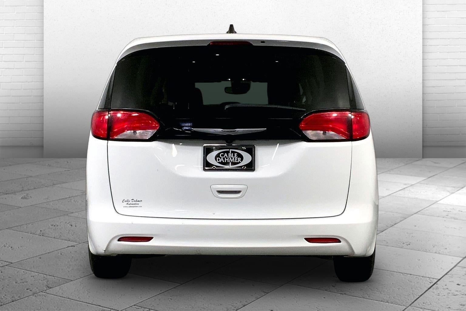 2024 Chrysler Voyager LX