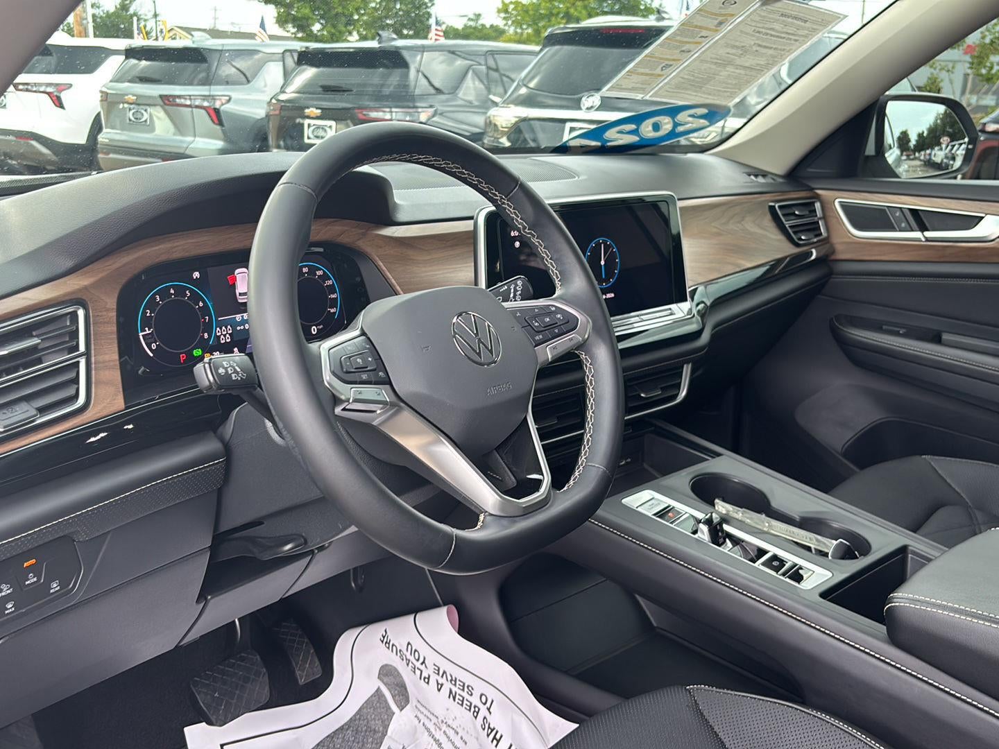 2024 Volkswagen Atlas 2.0T SE