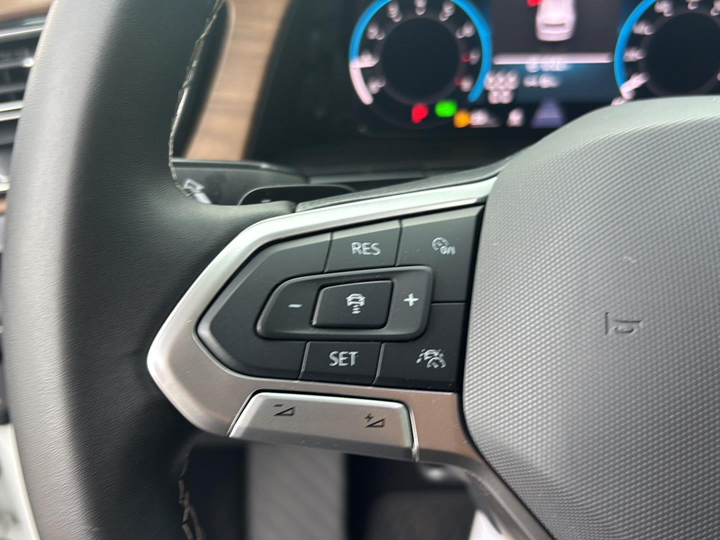 2024 Volkswagen Atlas 2.0T SE