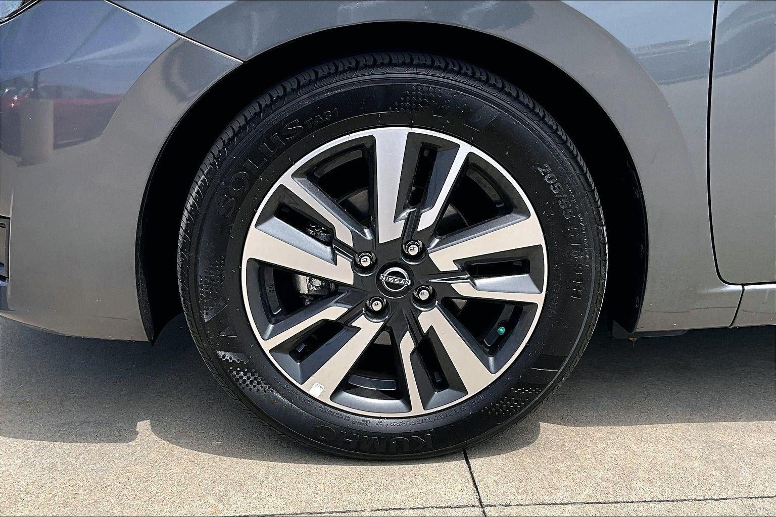 2025 Nissan Versa SV