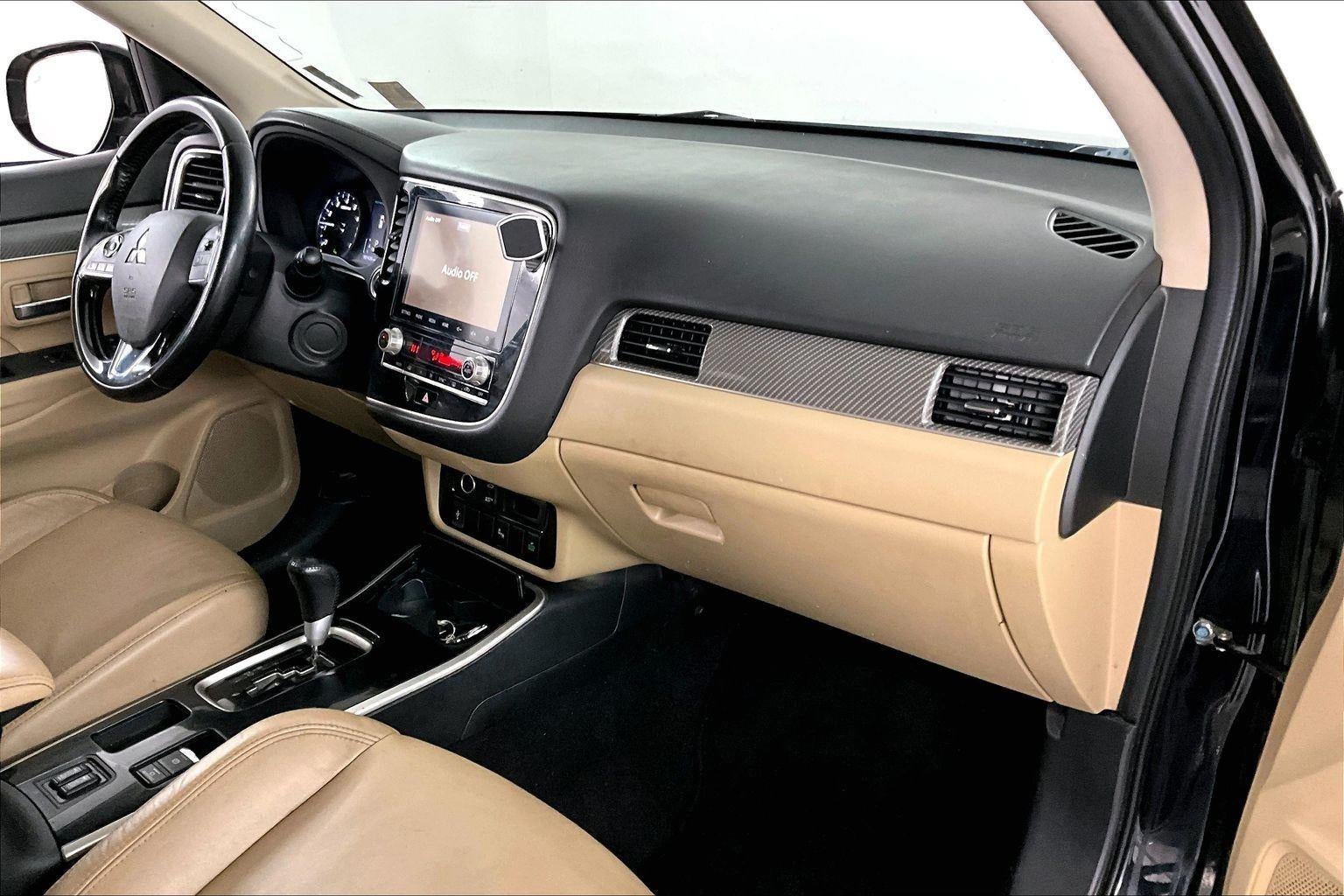 2020 Mitsubishi Outlander SE