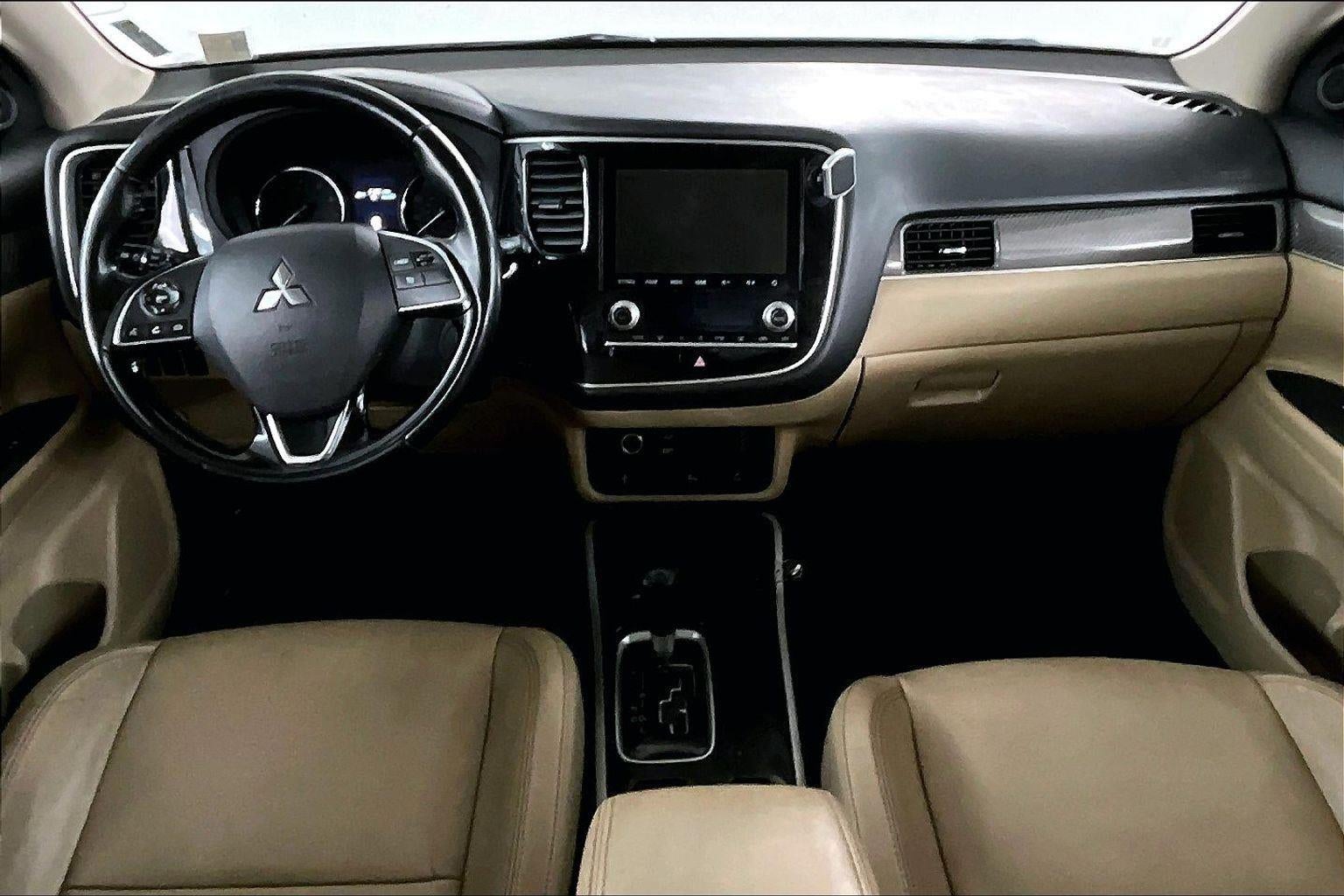 2020 Mitsubishi Outlander SE