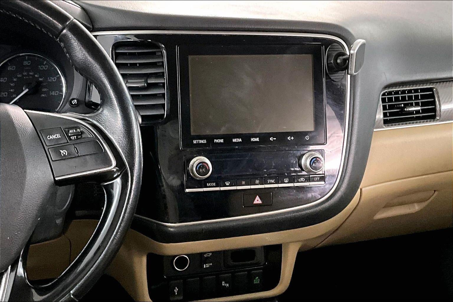 2020 Mitsubishi Outlander SE