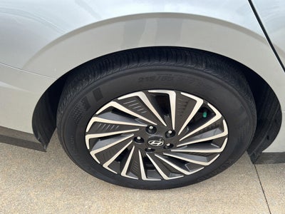 2025 Hyundai SONATA HYBRID SEL