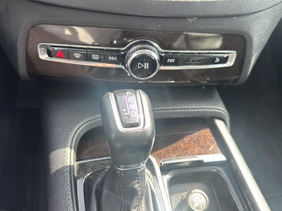 2018 Volvo XC90 Momentum